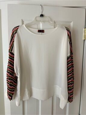 Isle Shirt with colorful pattered sleeves